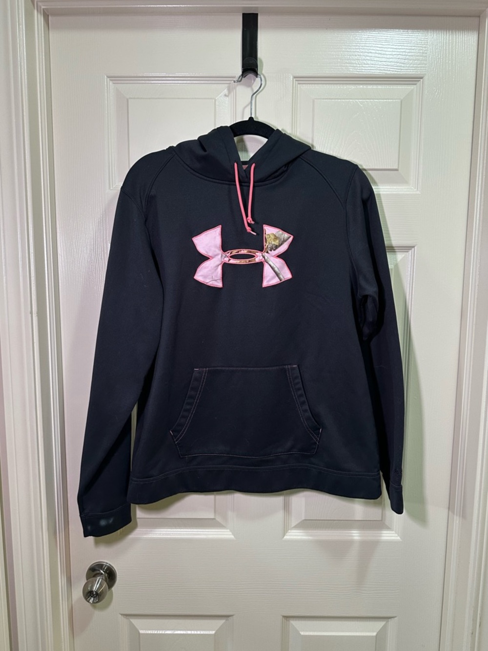 Under Armour Camo Hooded Sweatshirt Size XL Black Pink Camouflage Hoodie